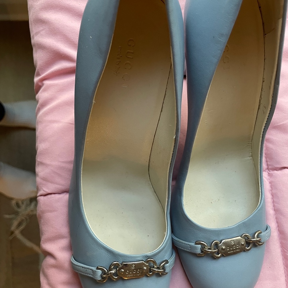 Light blue Genuine Leather Genuine Gucci heels like new hardly worn! - Picture 6 of 11